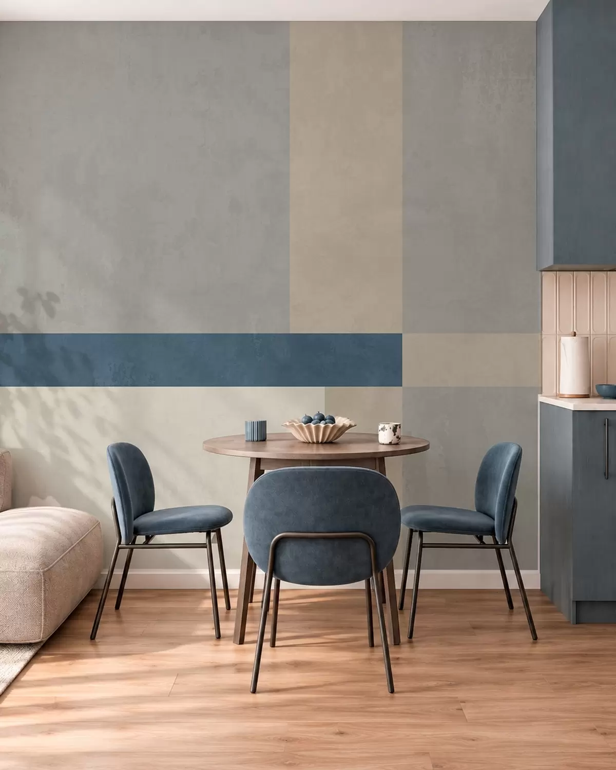 Papier peint Des motifs géométriques dans des tons de gris et de beige, agrémentés d'une rayure bleue w05891v1