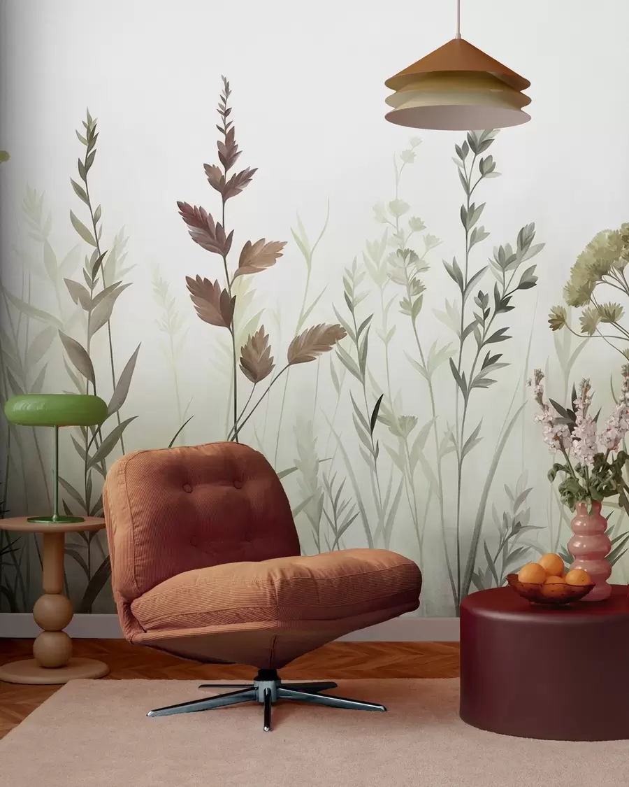 Papier peint De hautes herbes sauvages et des fleurs sauvages aux nuances de vert discrètes, dans un style minimaliste w10084v1