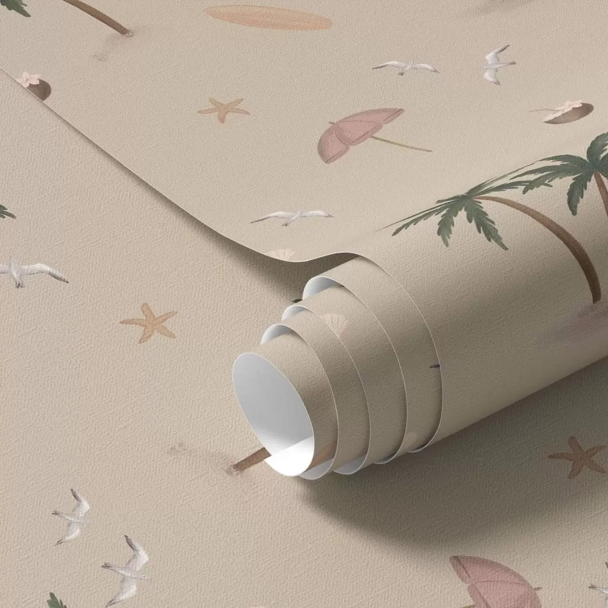 Papier peint Des palmiers tropicaux, des oiseaux et des parasols roses sur fond beige a01280v2
