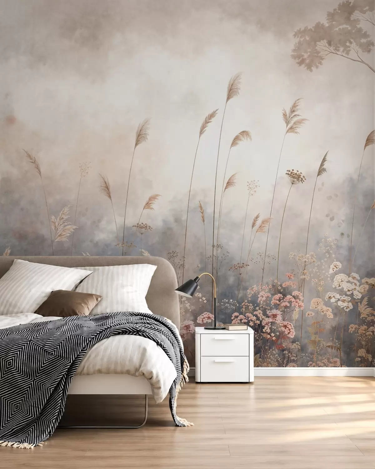 Papier peint Fleurs sauvages et hautes herbes dans un paysage brumeux w05959